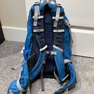 Osprey Mantra 28 blue backpack